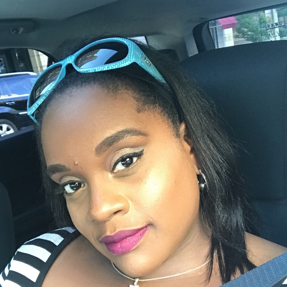 Meet your Posher, Monica